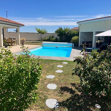 Gite Bambou Avec Piscine Saint-Andeol-le-Chateau Kültér fotó